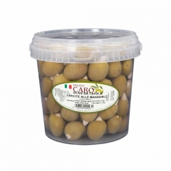 Olive verdi farcite alle mandorle in salamoia